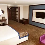 Otel Ramada Plaza By Wyndham 5*