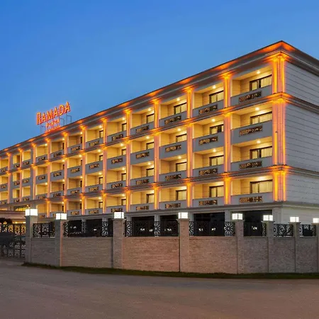 ホテル Ramada Plaza By Wyndham