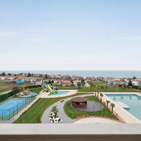 Ramada Plaza By Wyndham シリウリ