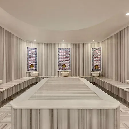 Ramada Plaza By Wyndham シリウリ