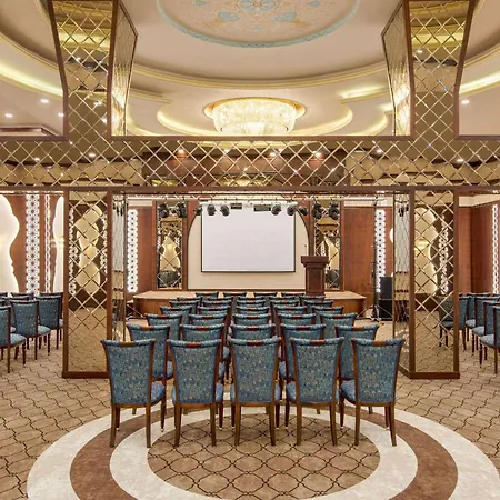 ホテル Ramada Plaza By Wyndham 5*