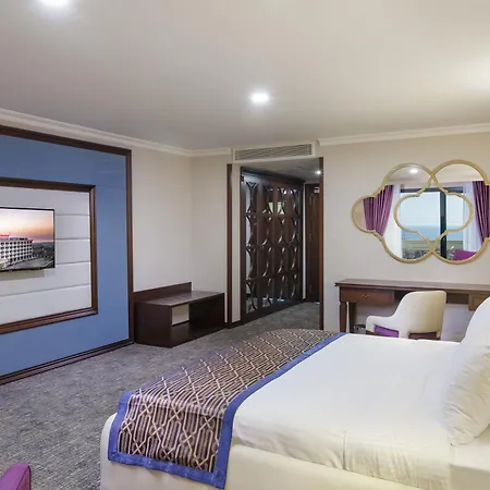 Szálloda Ramada Plaza By Wyndham 5*